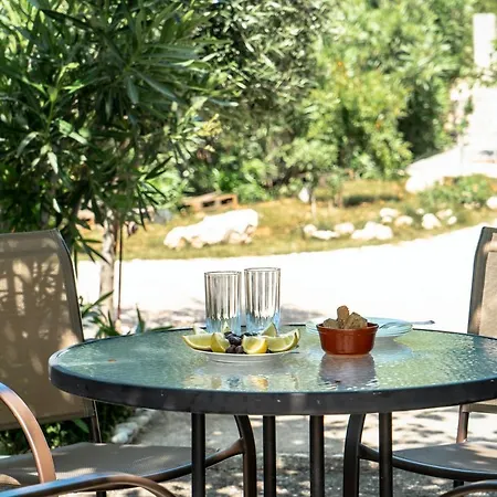 Beachfront Oleanders House In Skala Ferienhaus